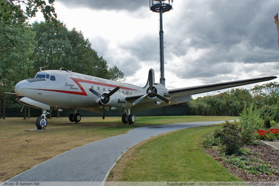 Douglas DC-4 (C-54) - Specifications - /